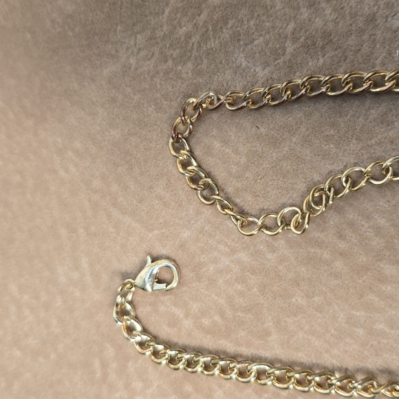 Necklace & earring set - Picture 10 of 10